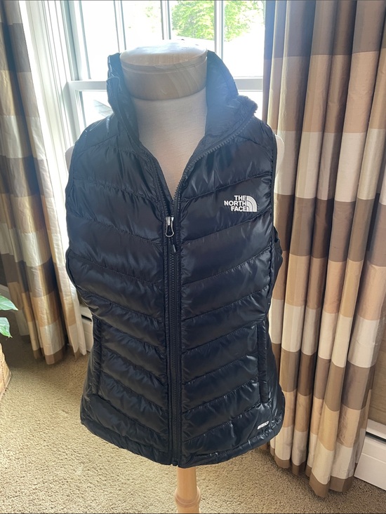 The North Face Jackets & Blazers - The North Face Black Quilted Down Vest - Women's